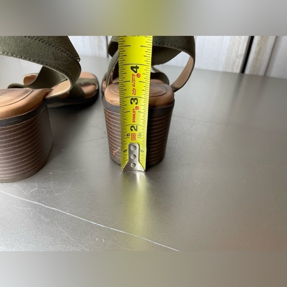 Torrid Women's Olive Green Strappy Open Toe Buckle Block Heels Size 9.5 - Picture 4 of 5